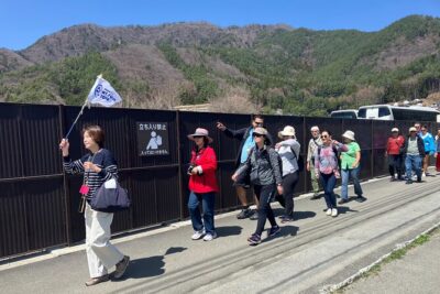 Mt. Fuji and Hakone 1 Day Bus Tour + Kimono Experience - Kawaguchi Asama Shrine: the quiet pause before Hakone gets intense