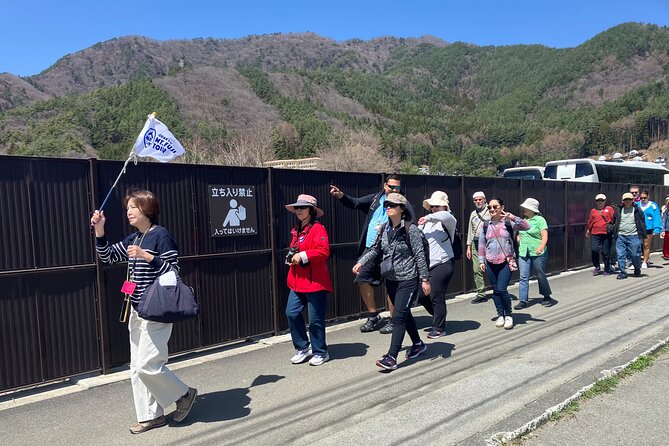 Mt. Fuji and Hakone 1 Day Bus Tour + Kimono Experience - Kawaguchi Asama Shrine: the quiet pause before Hakone gets intense