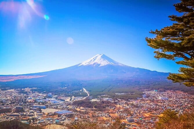 Mt. Fuji Day tour: Kawaguchi Lake Ropeway, Matcha, Oshino Hakkai - Stop 1: The Lawson Fuji photo spot near Kawaguchi Station