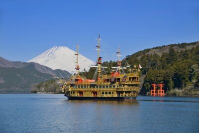 Mt. Fuji & Hakone: Fuji Sengen Shrine, Cruise, and Ramen-Making - Why the bus ride matters more than you think