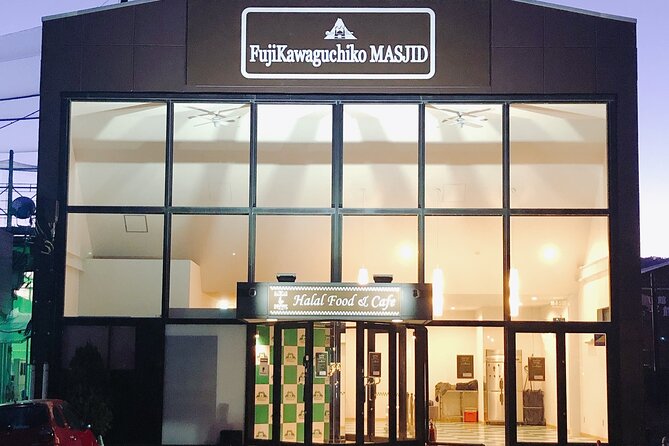 Muslim Friendly Mt. Fuji Tour with Halal Lunch and Prayer Time - Fujikawaguchiko Masjid: the most important stop for Muslim travelers