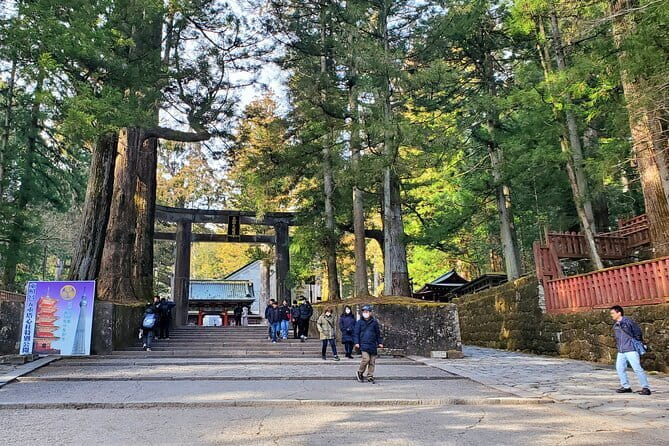 Nagano Private Tour With English Speaking Driver - Stop 1: Zenko-ji Temple and Its Legend-Filled Setting