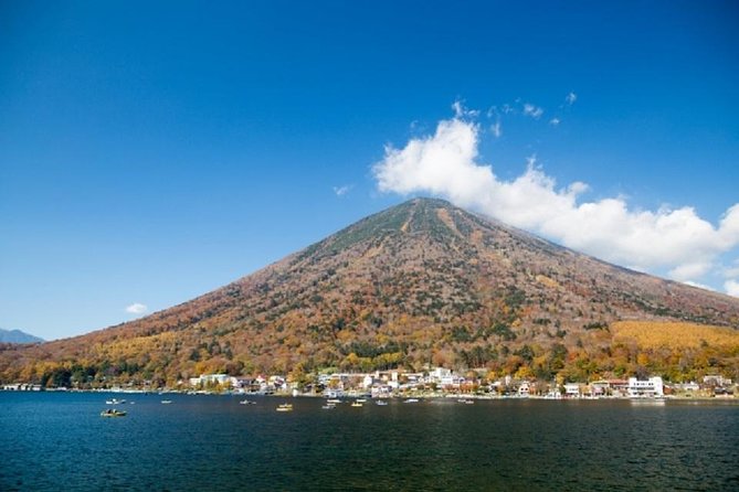 Nikko Private Tour by public transportation - Stop 3: Lake Chuzenji at altitude and the change of seasons