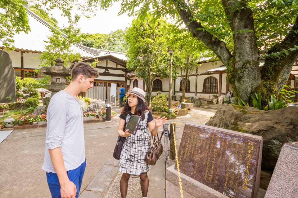 Old and Nostalgic Tokyo: Half-Day Yanaka Walking Tour - Yanaka-Ginza and the local food-and-sweets detour
