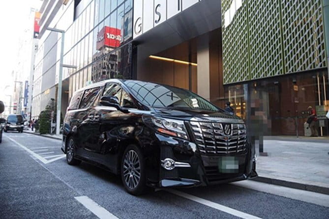 Private Airport Transfer Tokyo City to Haneda Airport HND - Inside the Vehicle: Space for Families, Luggage Math, and Child Seats