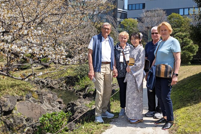 Private Customizable Car and Mini Van Tour in Tokyo - Shinjuku and Marunouchi: viewpoints, neon, and architecture time