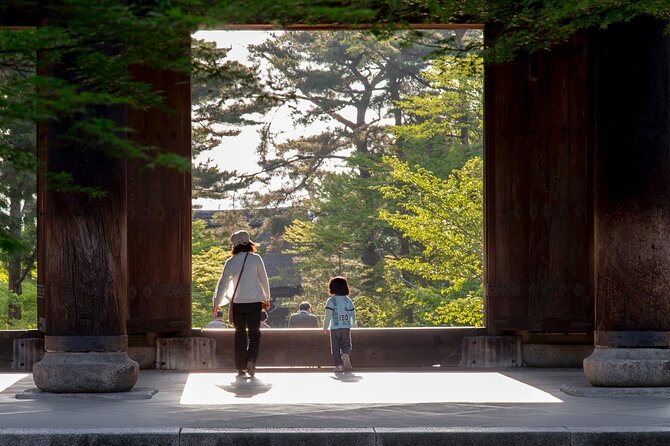Private Full-Day Kamakura-Enoshima Tour with Bilingual Driver - Hasedera Temple: the Eleven-headed Kannon story and the garden pace
