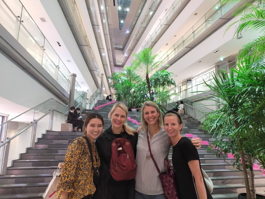 Private Harajuku Omotesando Architecture Tour - Night tour: why the same buildings look different after dark