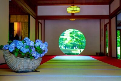 Private Kamakura plus Yokohama Tour - English Speaking Driver - The 8am launch: easy pickup and a smoother ride south-west