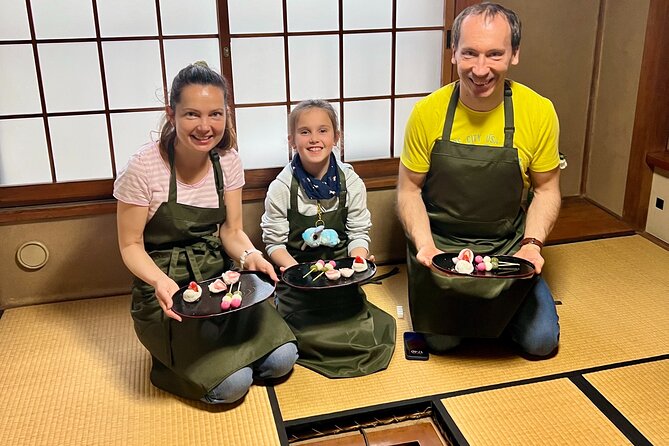 Private Mochi Sweets Making class near Shibuya area - A Small-Group Mochi Lesson in Sangenjaya, Near Shibuya