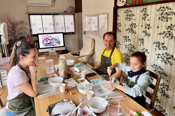 Private Mochi Sweets Making class near Shibuya area - Tea, Take-Home Treats, and That Cozy-Home Satisfaction
