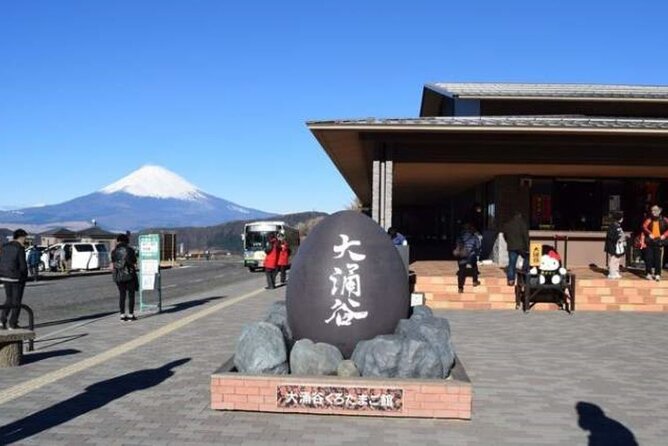 Private Mount Fuji Tour in Luxury Vehicle with English Guide - Stop 1: Mt. Fuji Subaru Line 5th Station for the closest car view