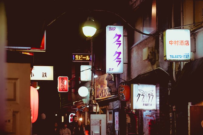 Private Shinjuku Nightlife Walking Tour & Golden-Gai Bar Crawl - Omoide Yokocho in 30 minutes: Piss Alley, quick conversations