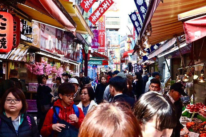Private Tokyo Food Tour with 10+ Tastings of Japanese Classics - Guides make or break this kind of tour (and here they seem to deliver)