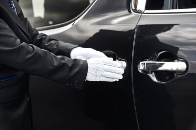Private Transfer from Tokyo to Haneda Airport - Pickup and Arrival: How the Driver-Meet Part Works