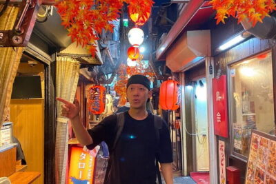 [Private]Shinjuku Golden Gai Bar Hopping w/ Japanese Local Guide - Omoide Yokocho (Memory Lane): the first pour and the right mindset