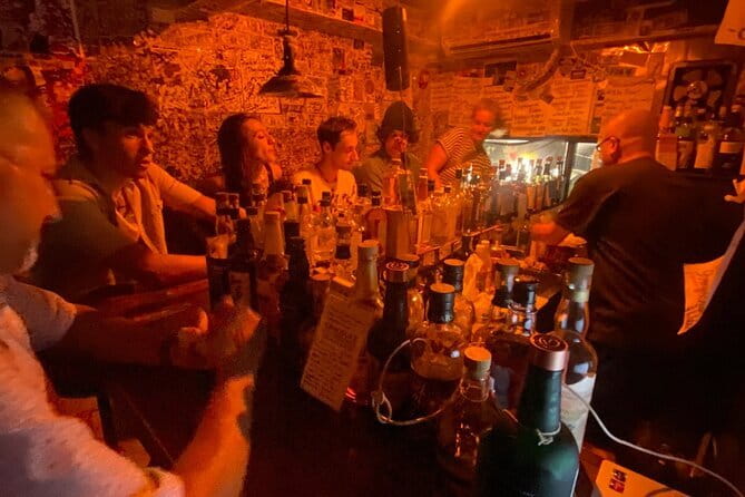 [Private]Shinjuku Golden Gai Bar Hopping w/ Japanese Local Guide - Price and value: $85 for a private night out in Shinjuku