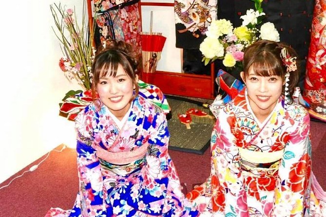 Ride a rickshaw wearing a kimono in Asakusa! Enjoy authentic traditional culture! - Dressing time: kimono, hair set, and calm professionalism
