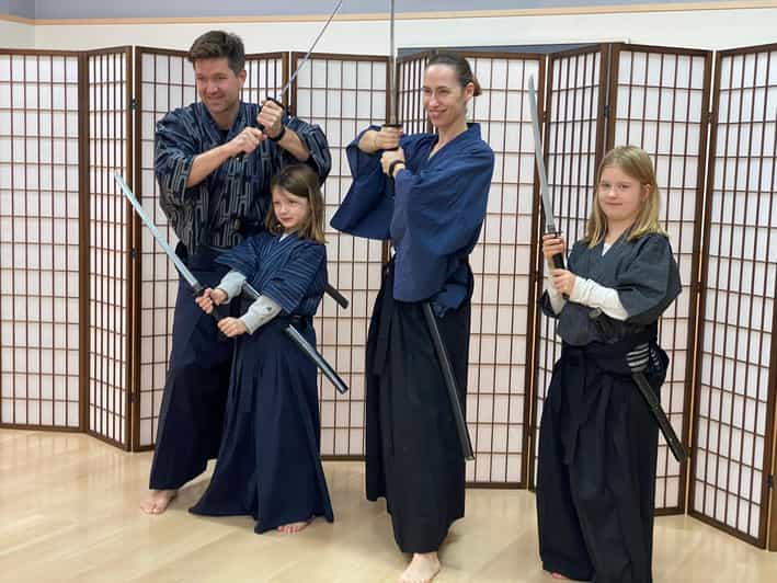 SAMURAI EXPERIENCE in Tokyo（Harajuku）【SAMURAI've】 - Reigi sahou manners: the samurai mindset you can use