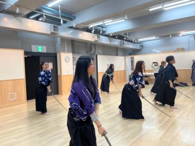 SAMURAI EXPERIENCE in Tokyo（Harajuku）【SAMURAI've】 - Kitsuke kimono dressing in a time-friendly lesson