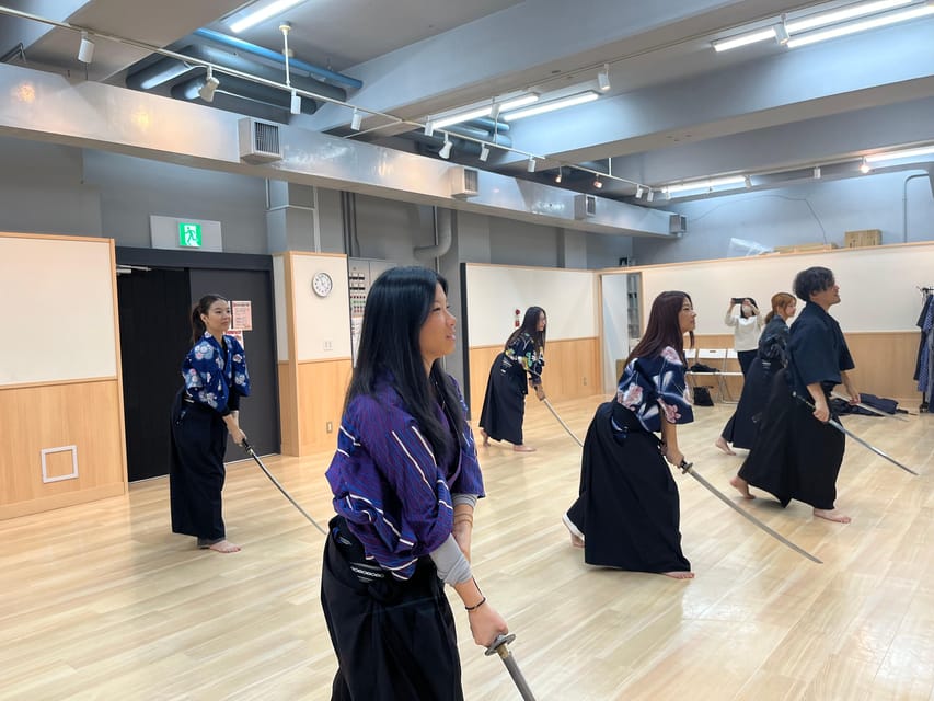 SAMURAI EXPERIENCE in Tokyo（Harajuku）【SAMURAI've】 - Kitsuke kimono dressing in a time-friendly lesson