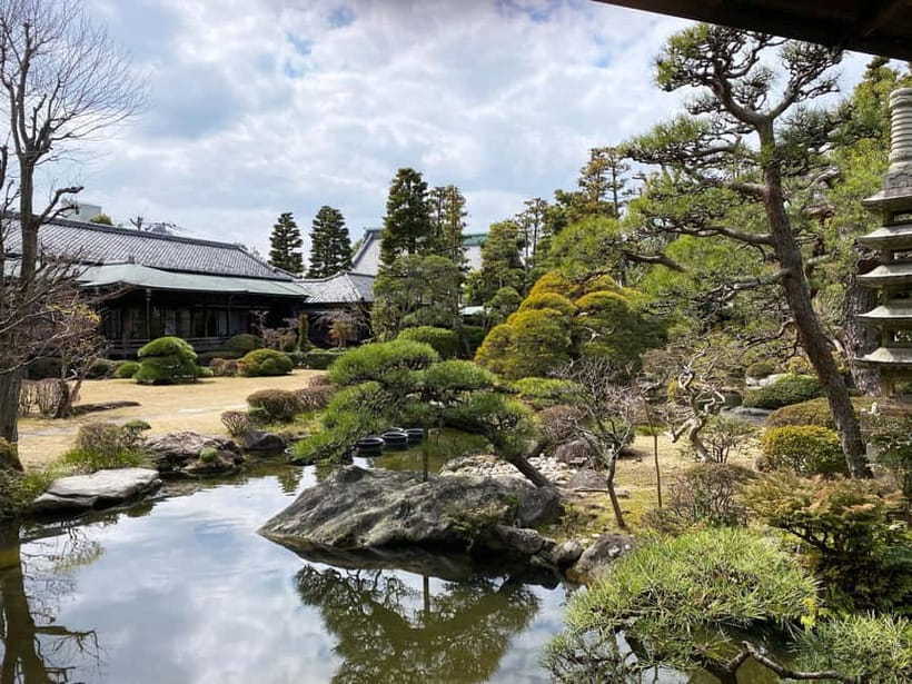 Shibamata: Step Back into Old Japan! - Taishakuten Sandō Street Food and Guided Stroll Time