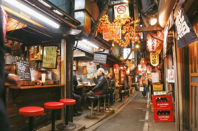 Shinjuku: Golden Gai Food Tour - Sushi and other local dishes: why this mix works better than a single-food tour