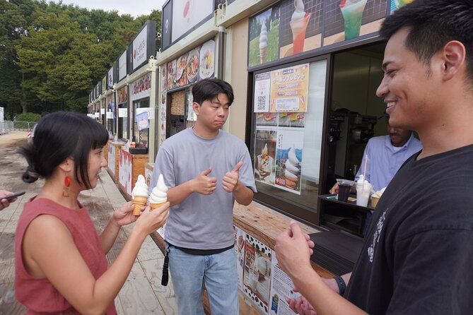 Shinjuku: Private Bar Hopping - Stop 5: Shinjuku Golden Gai and taiyaki between drinks