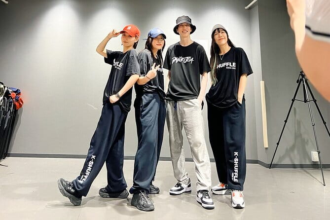 Shuffle Dance in Tokyo with a TikTok Star - Intermediate Level - Shuffle Dance With a Tokyo TikTok Star: Quick Hits