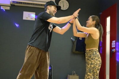 Shuffle Dance in Tokyo with a TikTok Star - Intermediate Level - The 60-Minute Class Breakdown: Warm-up, Choreo, 4K Filming