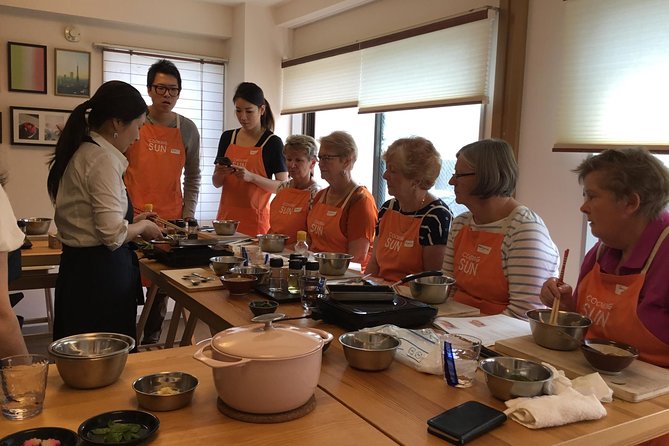 Small-Group Wagyu Beef and 7 Japanese Dishes Tokyo Cooking Class - Small-Group Kaiseki-Style Lunch in Shinjuku: What You’re Paying For