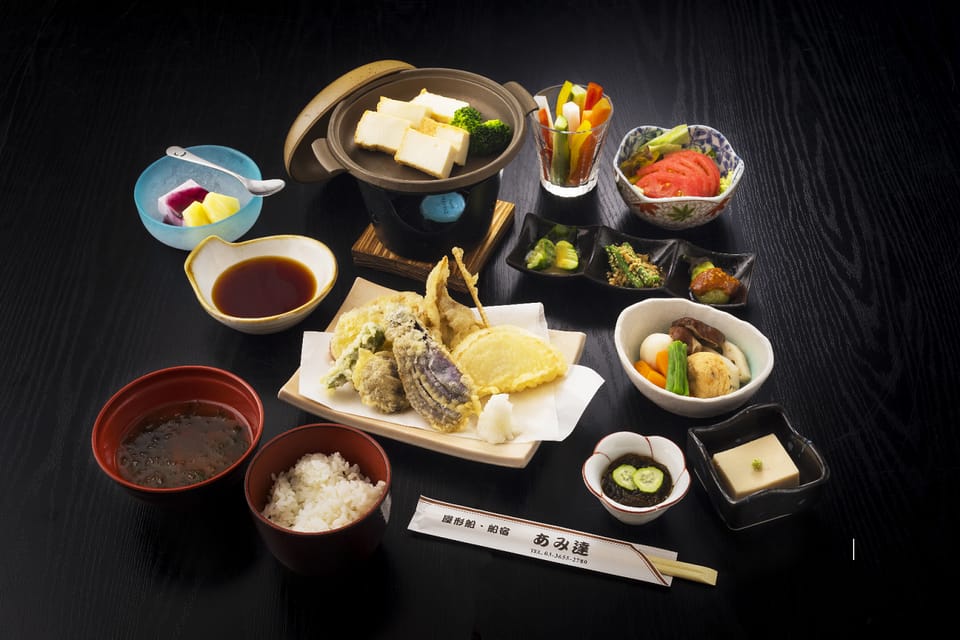 Sumida River: Japanese Traditional Yakatabune Dinner Cruise - Comfort, Seating, and Service: The Stuff That Makes or Breaks the Night