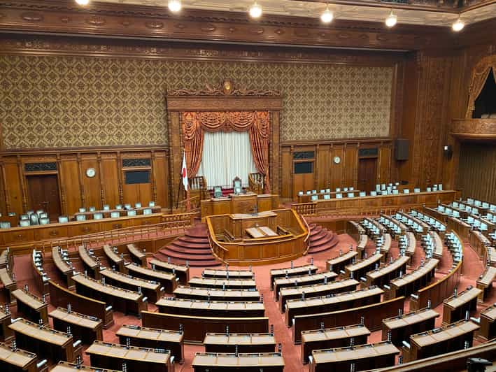 Tameike: Exploring the Heart of Japanese Politics Tour - Hie Shrine’s Career and Matchmaking Power: Monkey Gate Guardians and Thousand Torii