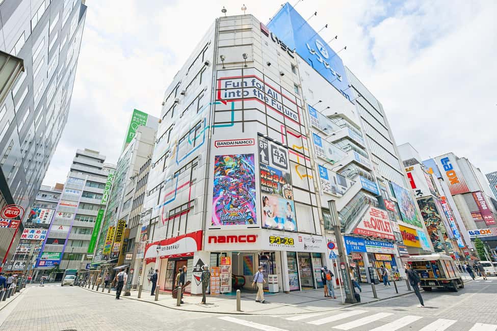 Tokyo Akihabara Anime walking tour & Maid Cafe option - Getting oriented fast at Akihabara’s Electric Town