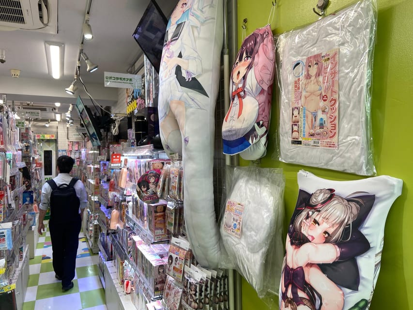 Tokyo: Akihabara Private Hentai Tour - Super Kawaii Maid Cafe: A Sweet Reset Between the Serious Stuff