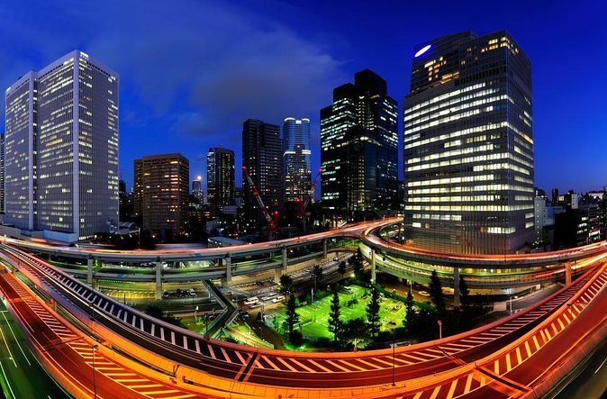Tokyo Architecture and Contemporary Art Walking Tour with a local guide - Tokyo International Forum by Rafael Viñoly: Postmodern Form in Action