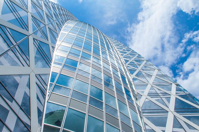Tokyo Architecture and Contemporary Art Walking Tour with a local guide - Daikanyama: A Calmer Finish With Boutiques and Cafes
