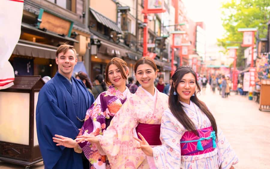 Tokyo: Asakusa Kimono Rental Experience - Choosing Your Kimono Set: Style, Outfit Completeness, and Photo Readiness