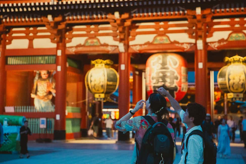 Tokyo: Asakusa Photogenic Night Walk with 1 drink - Key things you’ll notice on this Asakusa night walk