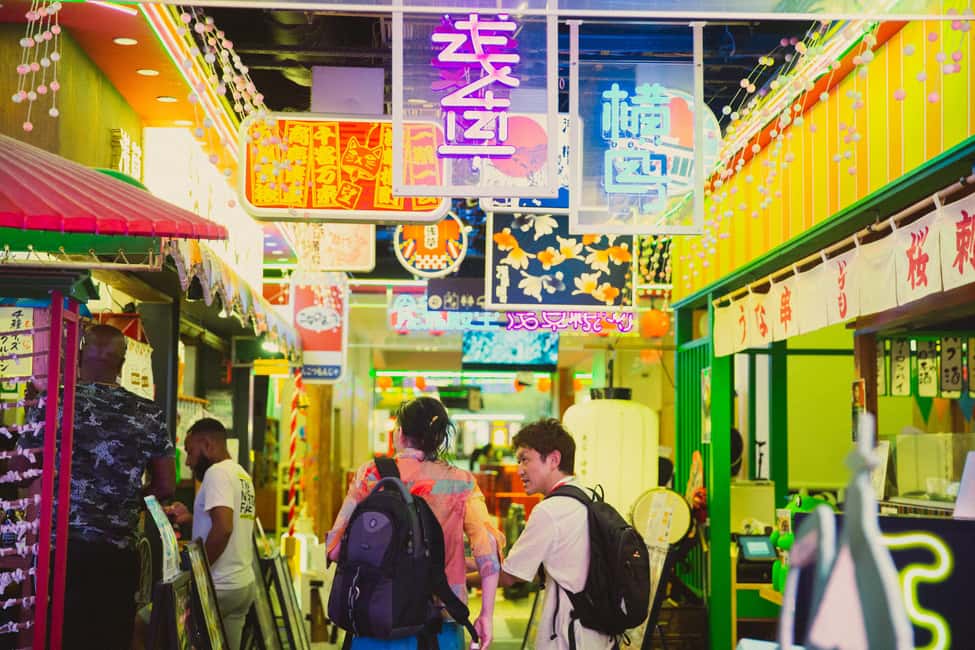 Tokyo: Asakusa Photogenic Night Walk with 1 drink - Your first stop: Asakusa’s starting point and that first taste