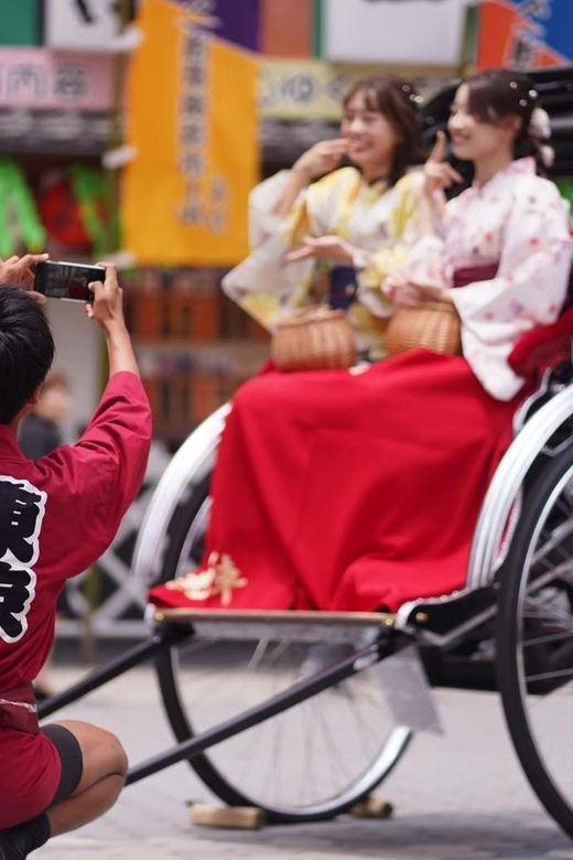 Tokyo: Asakusa tour by rickshaw - Riding Above the Crowds in Asakusa
