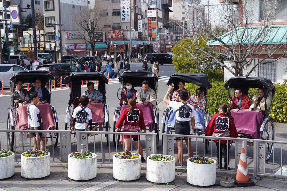 Tokyo: Asakusa tour by rickshaw - The Landmarks: Senso-ji and Kaminarimon Without the Rush