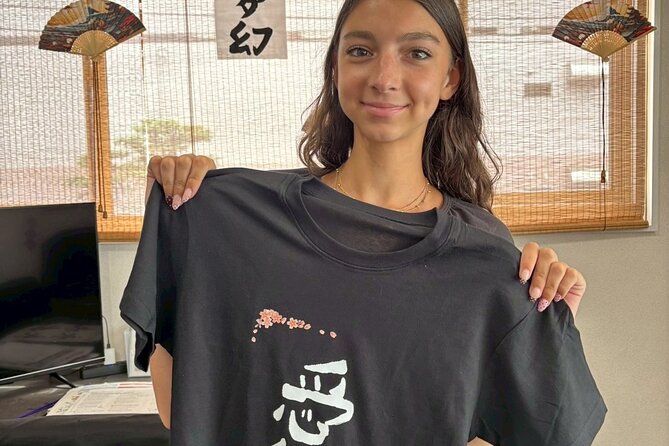 Tokyo Asakusa：Calligraphy & Make T-shirt Activity - The teaching: Mana’s style and why it matters for beginners