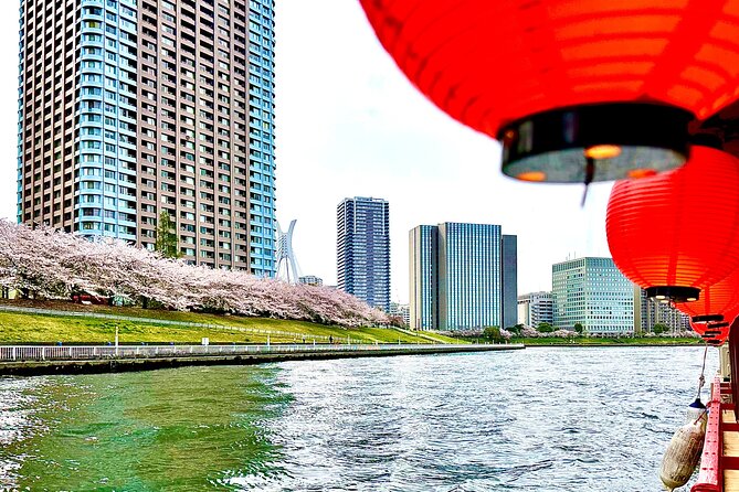 Tokyo Bay Yakatabune Cruise with Traditional JapaneseShow Drinks - Why a yakatabune cruise feels different on Tokyo Bay