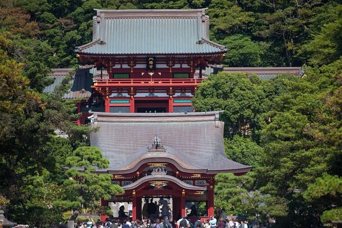 Tokyo: Bus Tour to Kamakura Great Buddha & Enoshima with Pickup - Kotoku-in and the Great Buddha: The One Fee You Should Expect