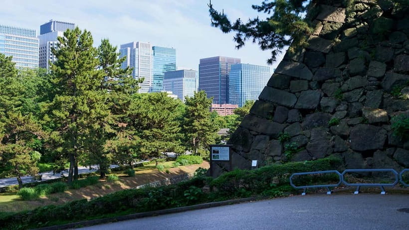 Tokyo Castle & Imperial PalaceーShogun Walking Tour - Price and Value: Is $23 a Good Deal for a 2-Hour Imperial Walk?