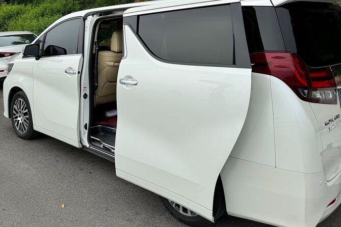 Tokyo center Private Transfer to Narita Airport(NRT) 5-9pax - Price and value for groups of 5 to 9