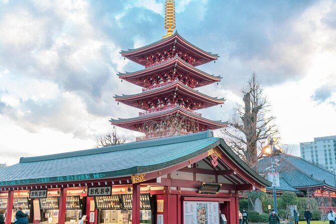 Tokyo City Attractive One Day Tour - Shinjuku Gyoen National Garden: a breather from the city’s pace