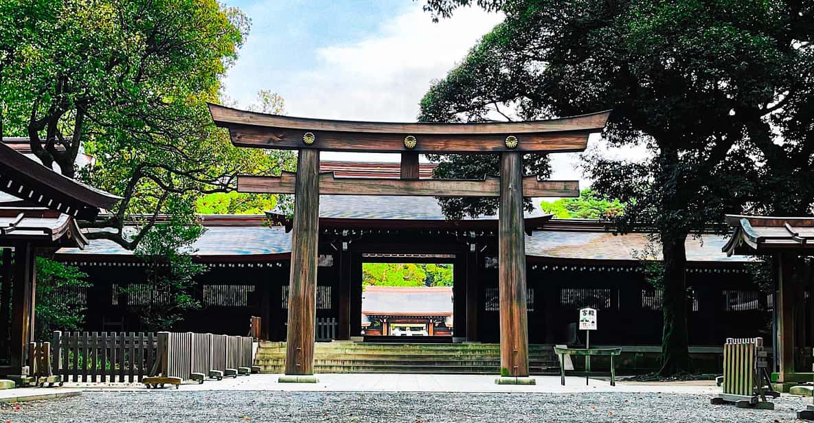 Tokyo: City Tour B - Meeting Point at the Harajuku Torii Arch: Easy Start