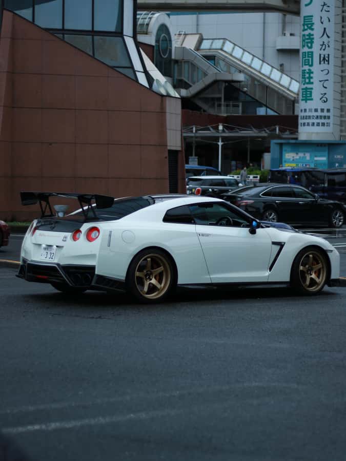 Tokyo Drift 3.8 V6 Fast & Furious Experience ( Kaila Yu-SP ) - The stop-and-snap moments: where the “Fast & Furious” look becomes real